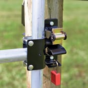 ONE-WAY LOCKABLE GATE LATCH